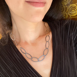 Armbnd eller halskde - sort/blank &amp; forgyldt