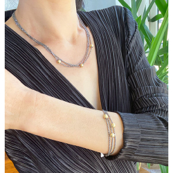 Armbnd &amp; Halskde - 3 rk. med 3 stk Magic Beads-6mm