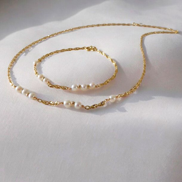 14kt Bracelet &amp; Necklace w.White Fresh Waterpearls