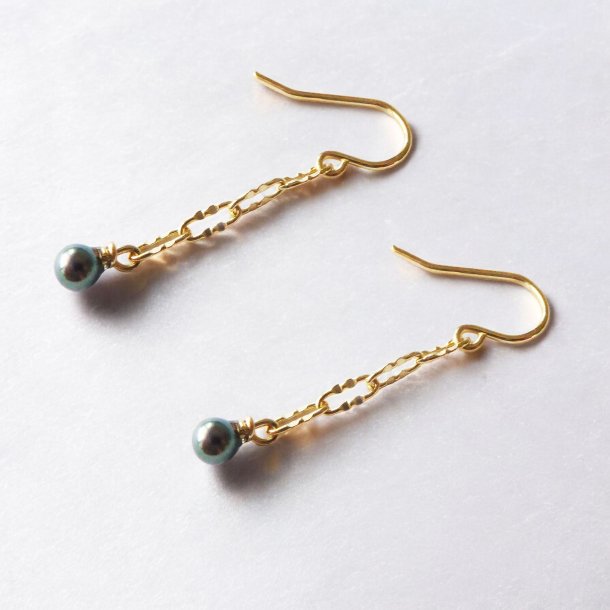 14kt Earrings w.Black Fresh Waterpearls