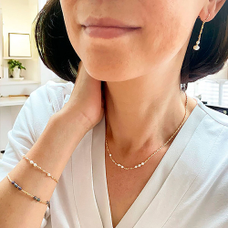 Armbnd eller halskde i forgyldt sterlingslv med ferskvandsperler