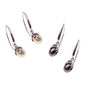 Perlereringe med Hvide & Sorte Ferskvandsperler - Rhodineret/925